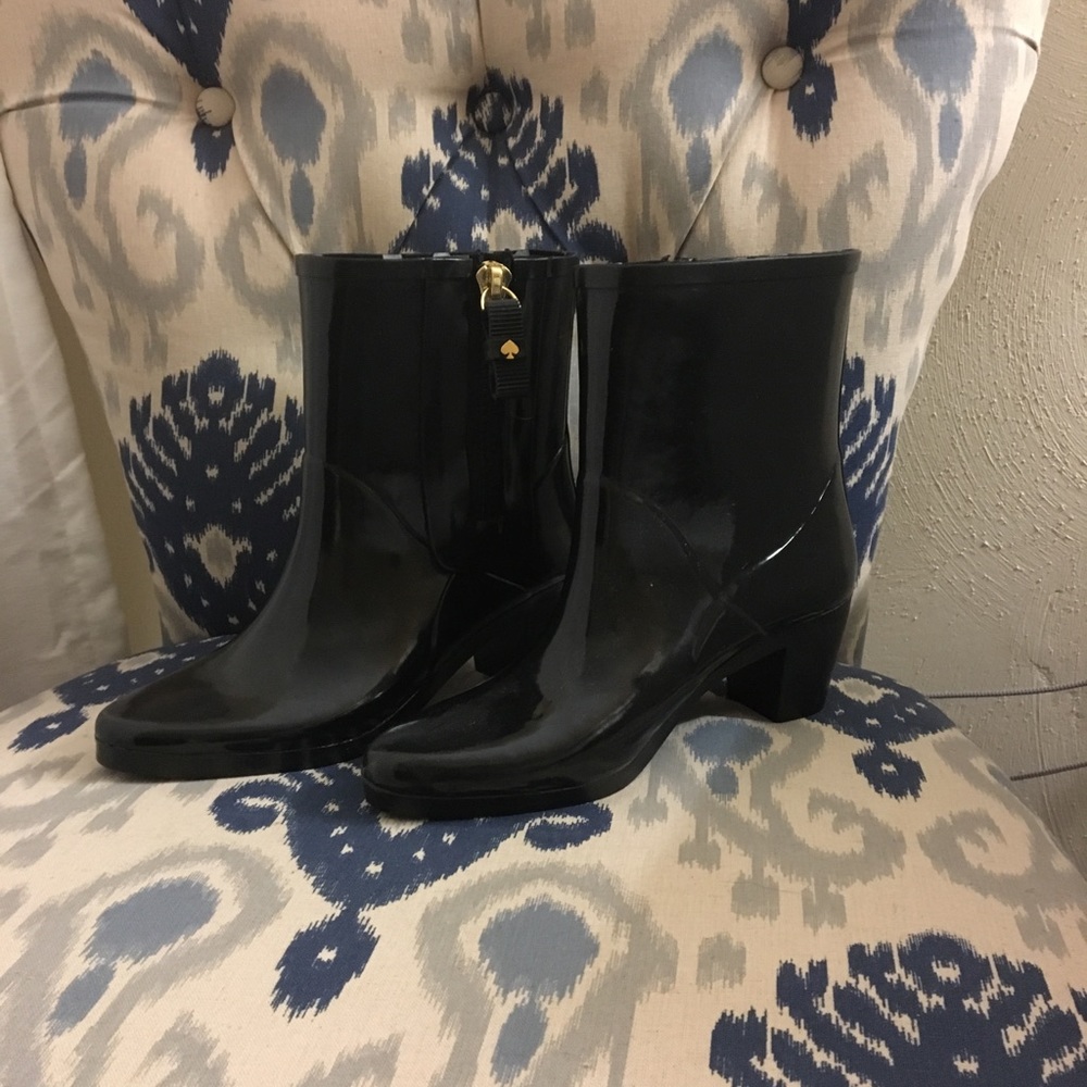 Kate spade rain boots with heel.
